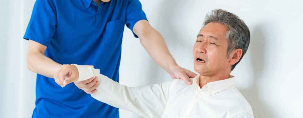 How Physical Therapy Supports Frozen Shoulder Treatment